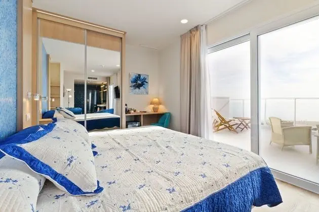 Deluxe Tek Büyük Yataklı Oda, Teras, Deniz Manzaralı