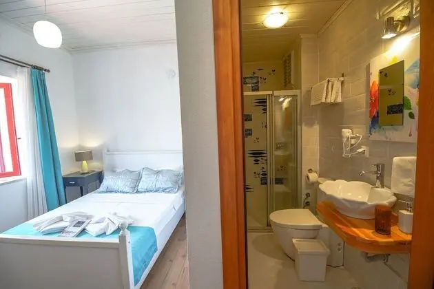 Comfort Room, City View