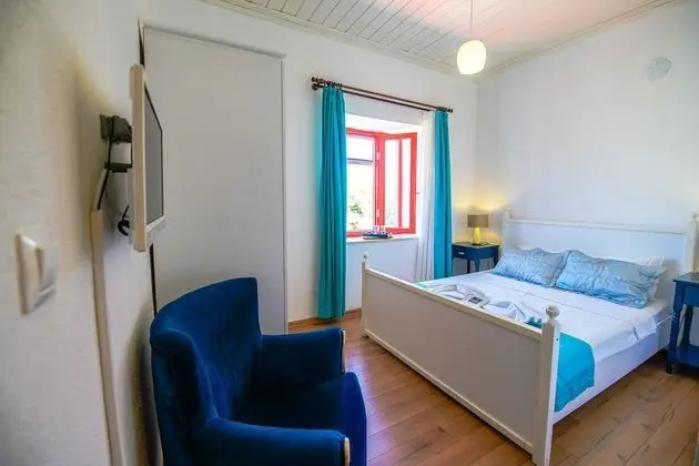 Comfort Room, City View