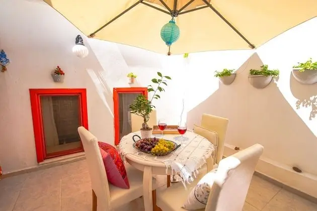 Comfort Room, Garden View