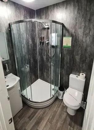 Basic Tek Kişilik Oda, Banyolu/Duşlu