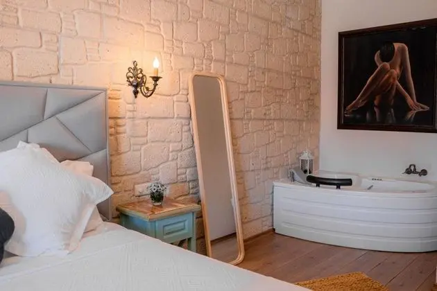 Suite, Sokak Manzaralı, Fransız Balkonlu