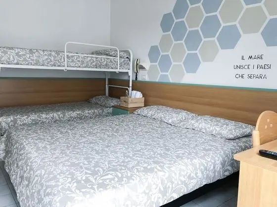 Standard Dört Kişilik Oda