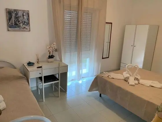 Üç Kişilik Oda