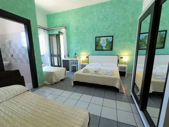 Standard Dört Kişilik Oda, Balkon