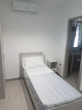 Üç Kişilik Oda