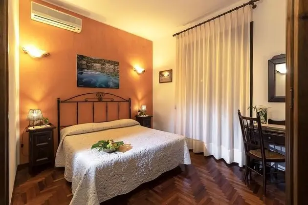 Classic Tek Büyük Yataklı Oda