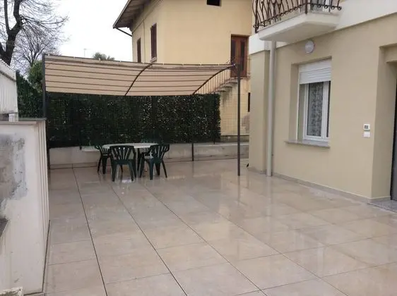 Apart Daire, 2 Yatak Odası, Veranda, Bahçeli