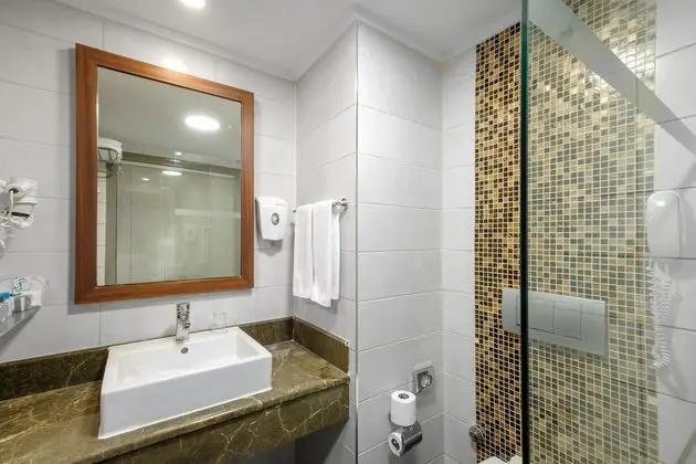 https://images.etstur.com/files/images/hotelImages/TR/50545/l/Alba-Royal-Hotel-Oda-366263.jpg