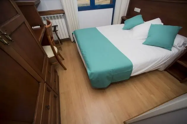 Büyük Yataklı Tek Kişilik Oda