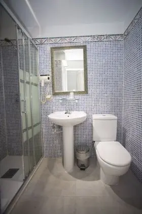Büyük Yataklı Tek Kişilik Oda