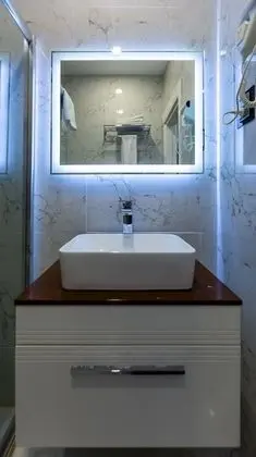 Business Tek Büyük Yataklı Oda