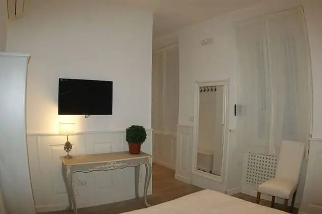 Classic Tek Büyük Yataklı Oda