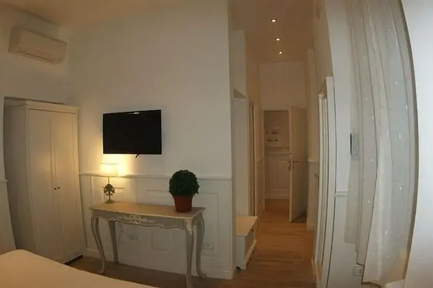 Classic Tek Büyük Yataklı Oda