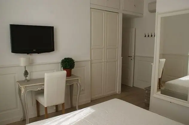 Classic Tek Büyük Yataklı Oda