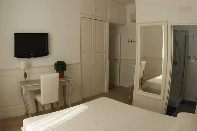 Classic Tek Büyük Yataklı Oda