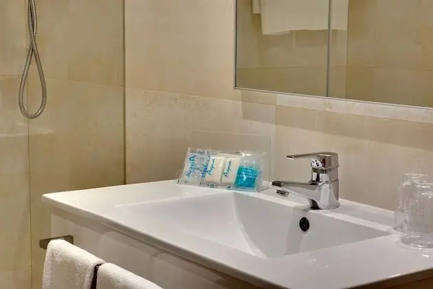 Standard Tek Büyük veya İki Ayrı Yataklı Oda