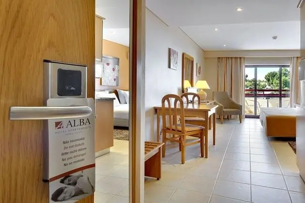 Studio (2 adults)