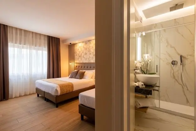 Deluxe Üç Kişilik Oda