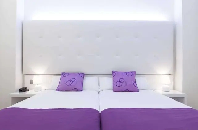Oda, 1 Çift Kişilik veya 2 Tek Kişilik Yatak