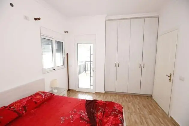 Apart Daire, 1 Büyük (Queen) Boy Yatak ve Çekyat