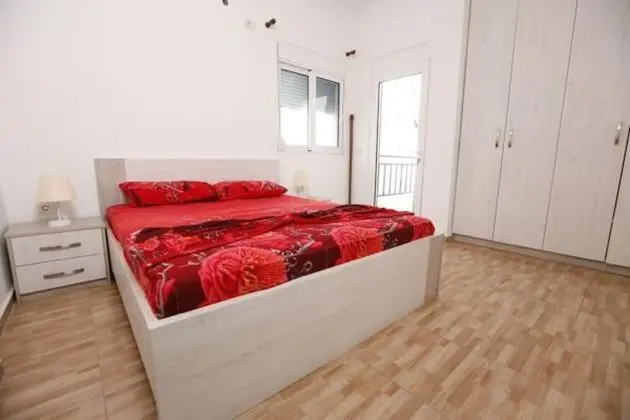 Apart Daire, 1 Büyük (Queen) Boy Yatak ve Çekyat