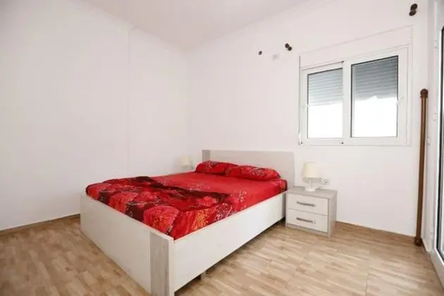 Apart Daire, 1 Büyük (Queen) Boy Yatak ve Çekyat