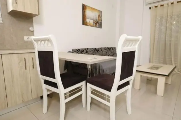 Apart Daire, 1 Büyük (Queen) Boy Yatak ve Çekyat