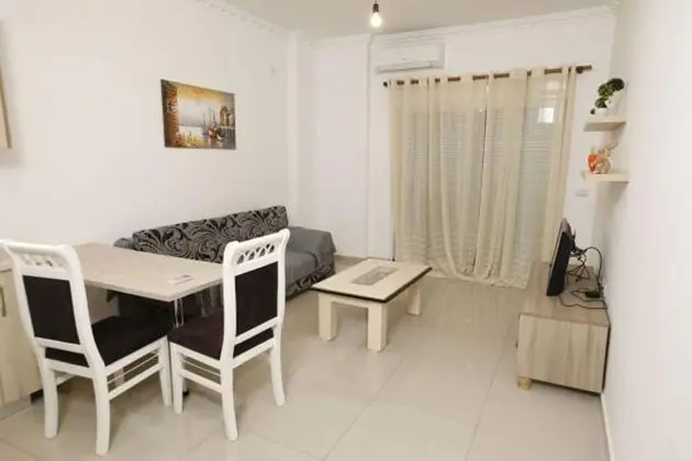 Apart Daire, 1 Büyük (Queen) Boy Yatak ve Çekyat