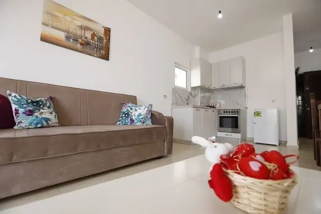 Apart Daire, 1 Büyük (Queen) Boy Yatak ve Çekyat