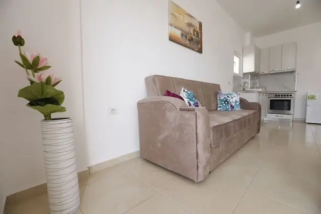 Apart Daire, 1 Büyük (Queen) Boy Yatak ve Çekyat