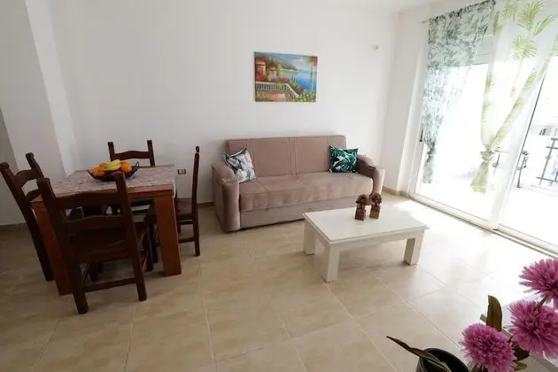 Apart Daire, 1 Büyük (Queen) Boy Yatak ve Çekyat