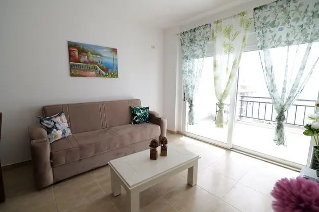 Apart Daire, 1 Büyük (Queen) Boy Yatak ve Çekyat