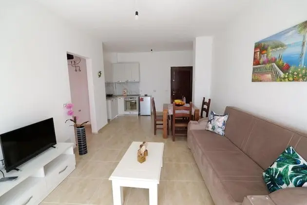 Apart Daire, 1 Büyük (Queen) Boy Yatak ve Çekyat