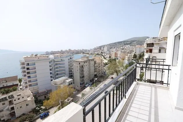 Apart Daire, 1 Büyük (Queen) Boy Yatak ve Çekyat