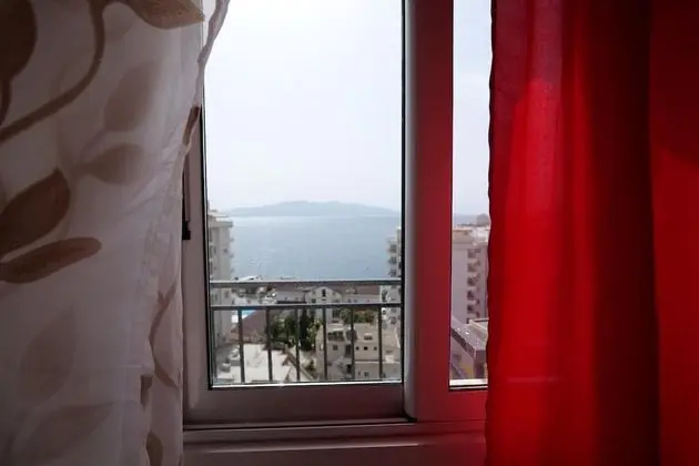 Apart Daire, 1 Büyük (Queen) Boy Yatak ve Çekyat