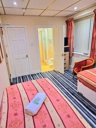 Standard Tek Büyük veya İki Ayrı Yataklı Oda, Banyolu/Duşlu