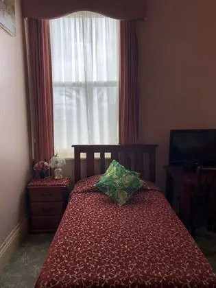 Standard Oda, Sigara İçilmez (Triple Private Bathroom)