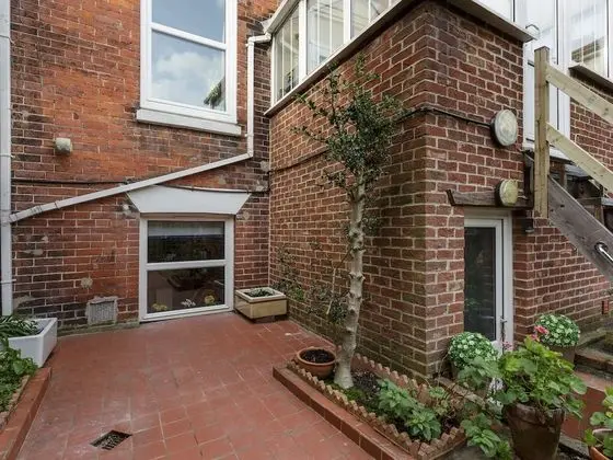Luxury Apart Daire, Sıcak Su Havuzu, Bahçe Manzaralı (Stopover Albany Garden)