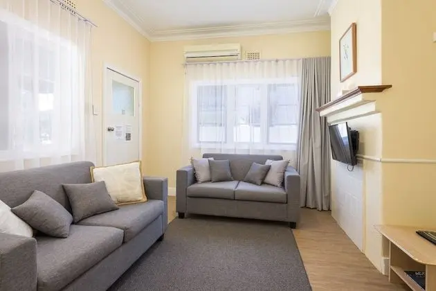 Standard Apart Daire, Birden Çok Yatak (Art Deco 3 bedroom)