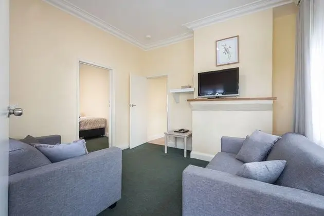 Standard Apart Daire, Birden Çok Yatak (Art Deco 3 bedroom)