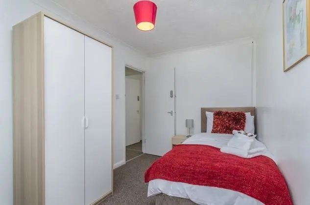 Ev, Birden Çok Yatak, Sigara İçilmez