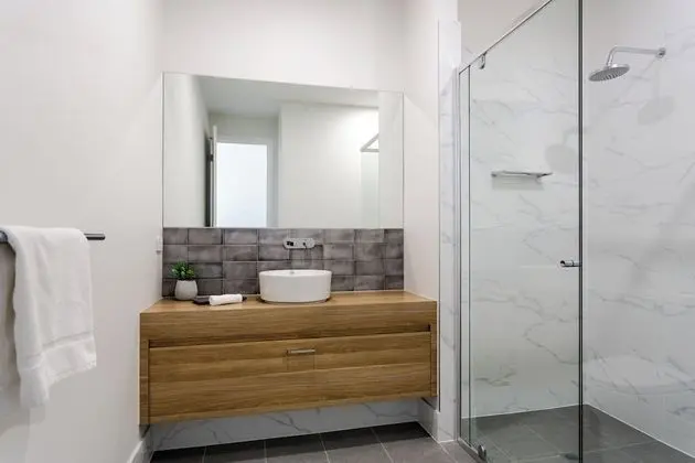 Two Bed Two Bath Apartment With Parking