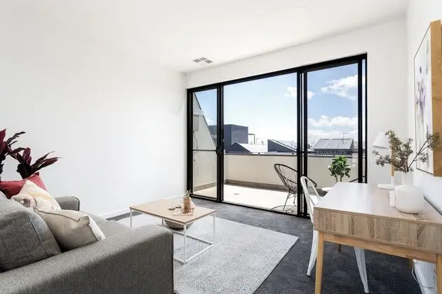 Two Bed Two Bath Apartment With Parking