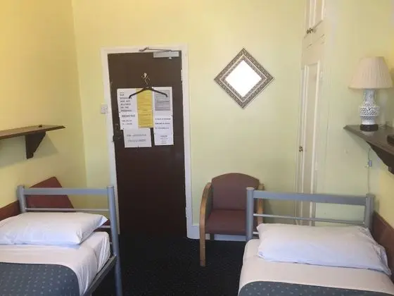 İki Ayrı Yataklı Oda, 2 Tek Kişilik Yatak, Ortak Banyo