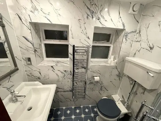 Üç Kişilik Oda, 3 Tek Kişilik Yatak, Ortak Banyo