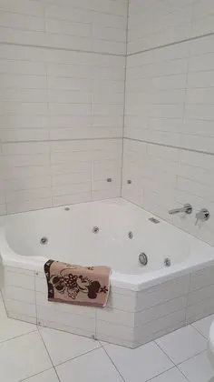 Deluxe Stüdyo, Jakuzi