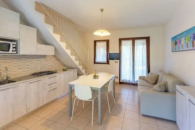 Family Sıra Ev, 1 Çift Kişilik Yatak, Bahçeli (Albarella S2 1)