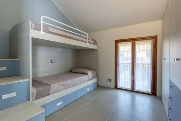 Family Sıra Ev, Birden Çok Yatak, 2 Banyolu, Bahçeli (Albarella S3 1)