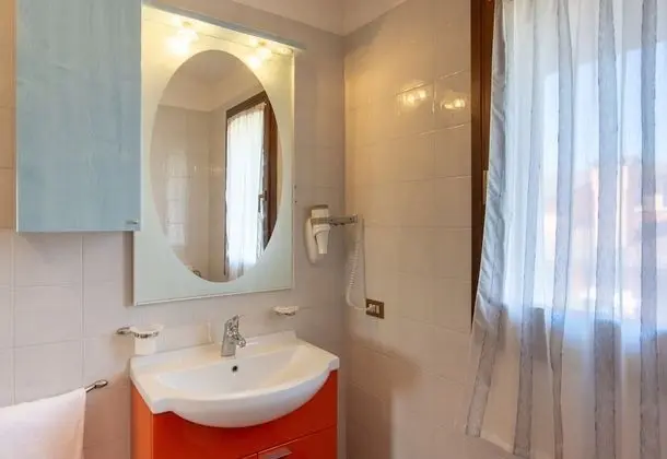 Family Ev, Birden Çok Yatak, 2 Banyolu, Bahçeli (Albarella V4 5)